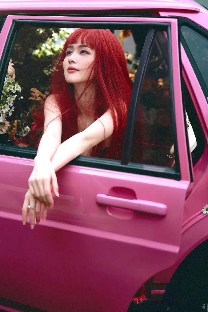 白鹿最虐的应该就是脸型了 ​​​