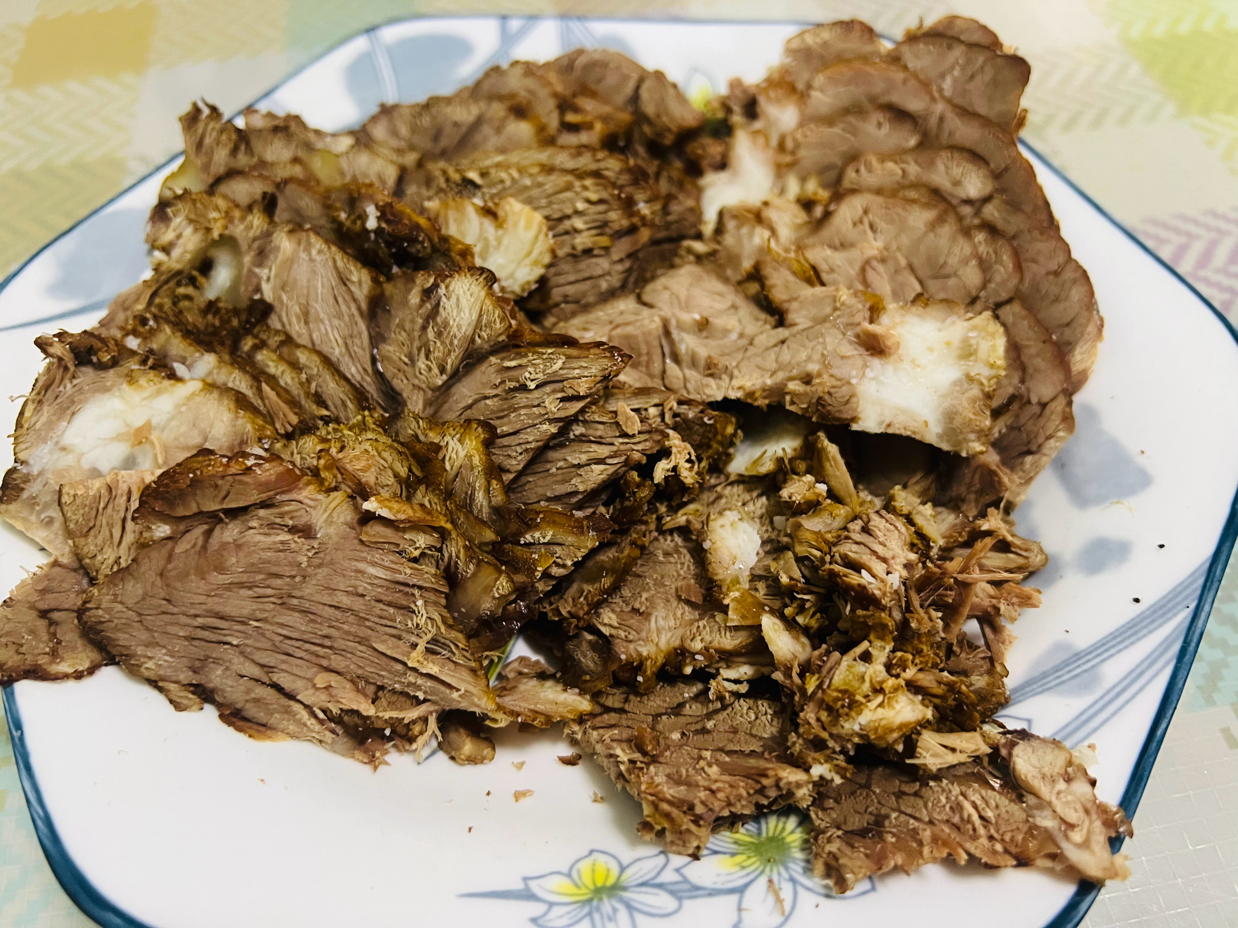 谁不想一早起来，就急头白脸的来一大盘牛肉呢！ 