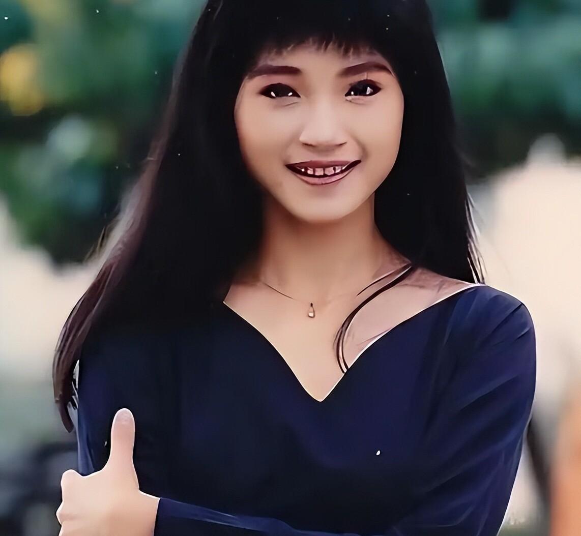 59岁没谈过一次恋爱，这位九十年代顶流玉女把“不将就”活成了自己的答案
方季惟这