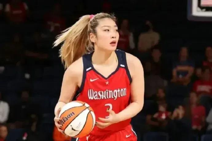 中国女篮icon现役球员可以分为三个层次！1档：李梦 李月汝 韩旭 王思雨
2档