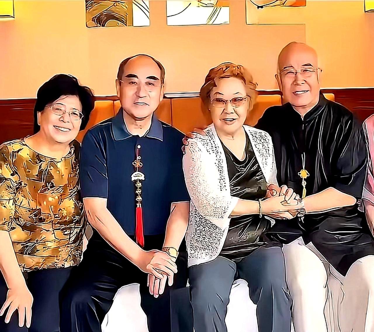 14年前，庄则栋在工体东门办70大寿，现场甜到齁。4年后他走了，追悼会人从众。