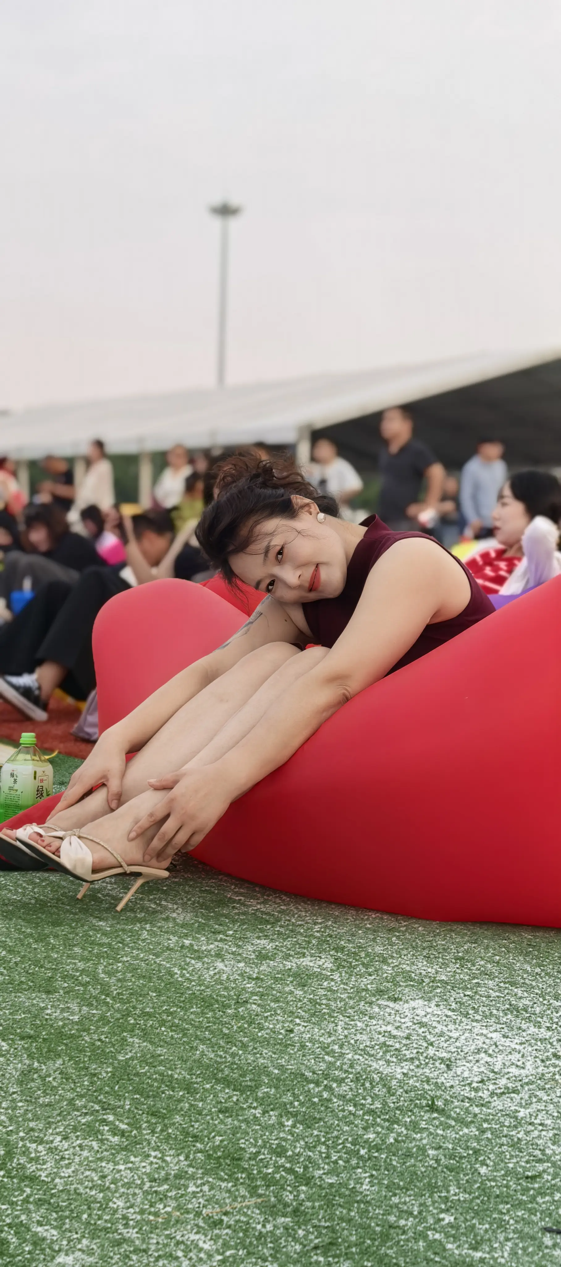 什么时候，笑只是一个表情了