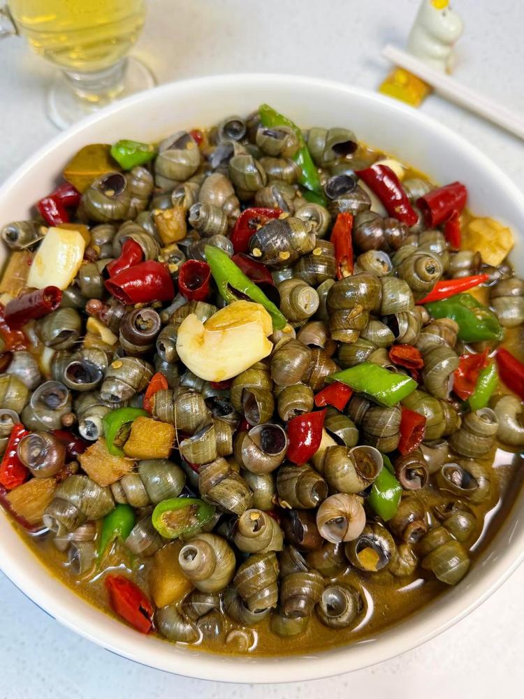 聊聊下酒菜。

酱牛肉确实拿得出手，但一说排名，就容易把“我爱吃”说成“大家都该