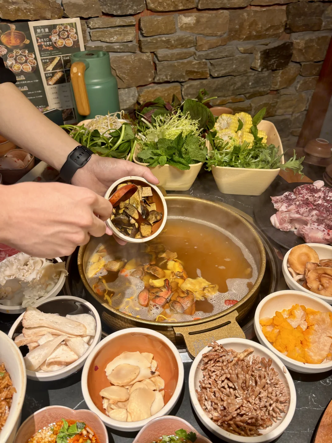 终于！海口也有蘑说了！不用飞云南也能吃到的菌子火锅🥹