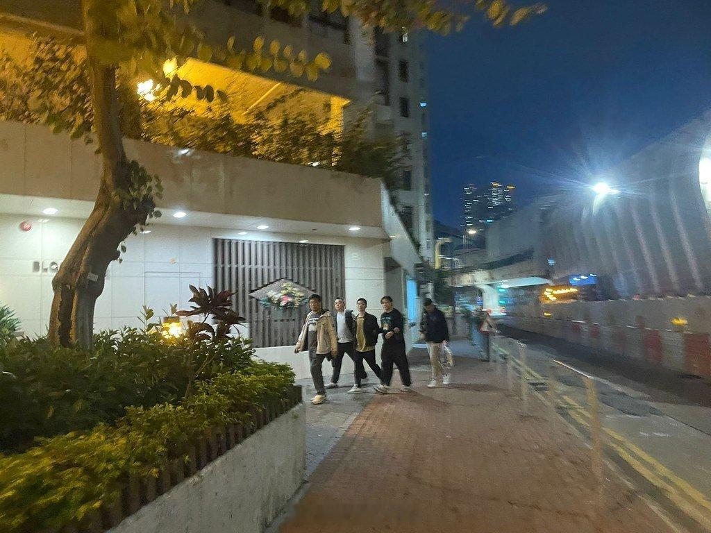 反中乱港分子借火灾生事应遭严惩提出四大诉求的乱港分子关某被抓了，昨晚9时许，有人