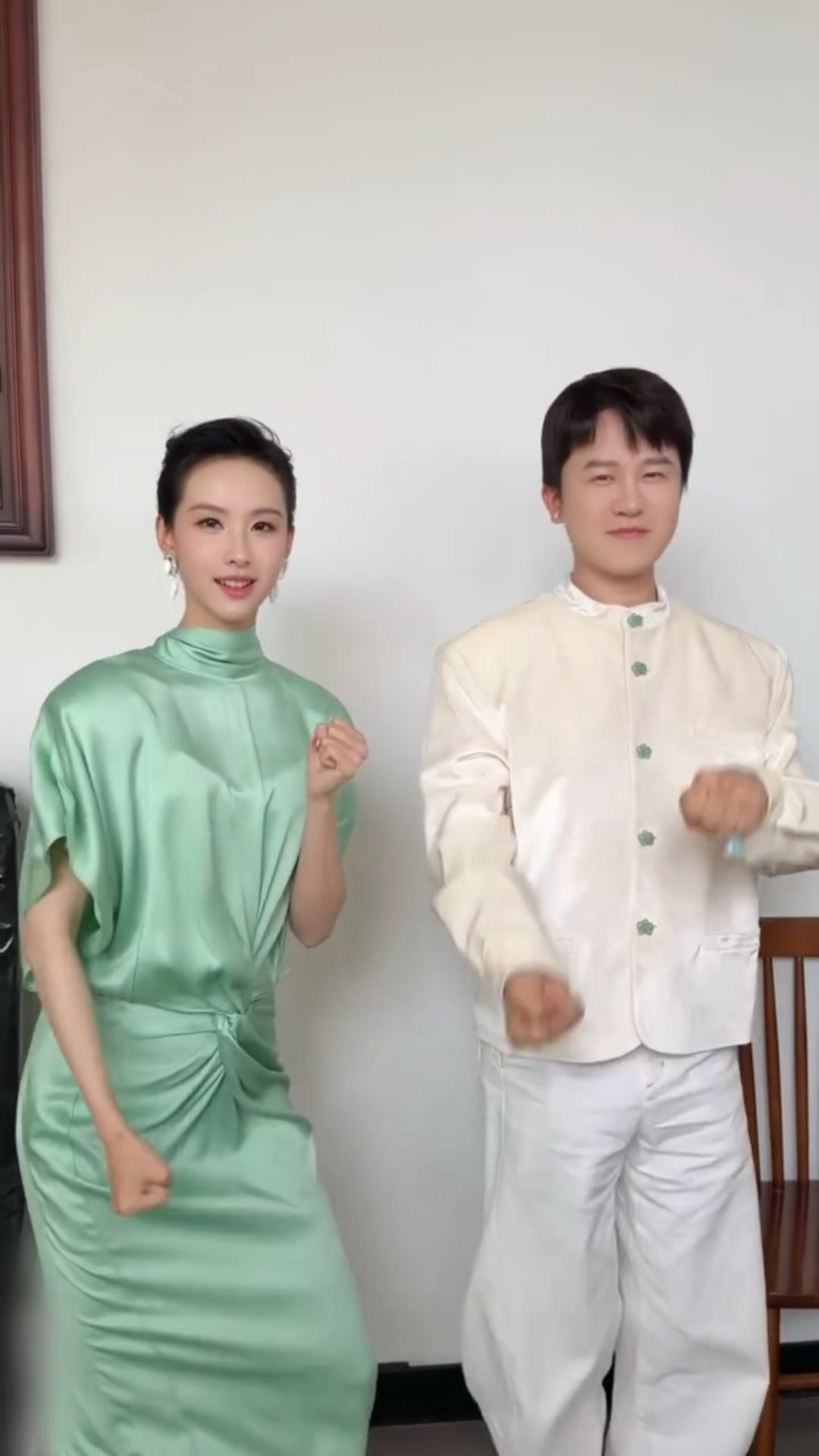 我有点笑疯了，颤抖吧中国舞坛！！！！陈都灵跳舞的舒适区是肘击 陈都灵 又到了我的