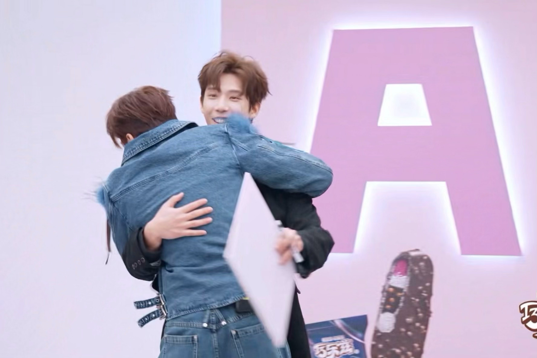 宇弛好多个拥抱🥹🥹🥹🥹王安宇姚弛见面拥抱 王安宇姚弛好多个拥抱