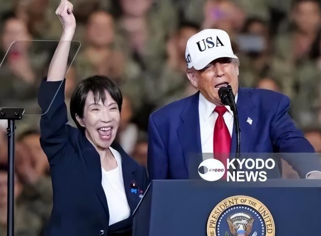 日本传出重要消息，特朗普的专机刚飞离东京，一则新闻就炸了锅，刚和特朗普称兄道弟的