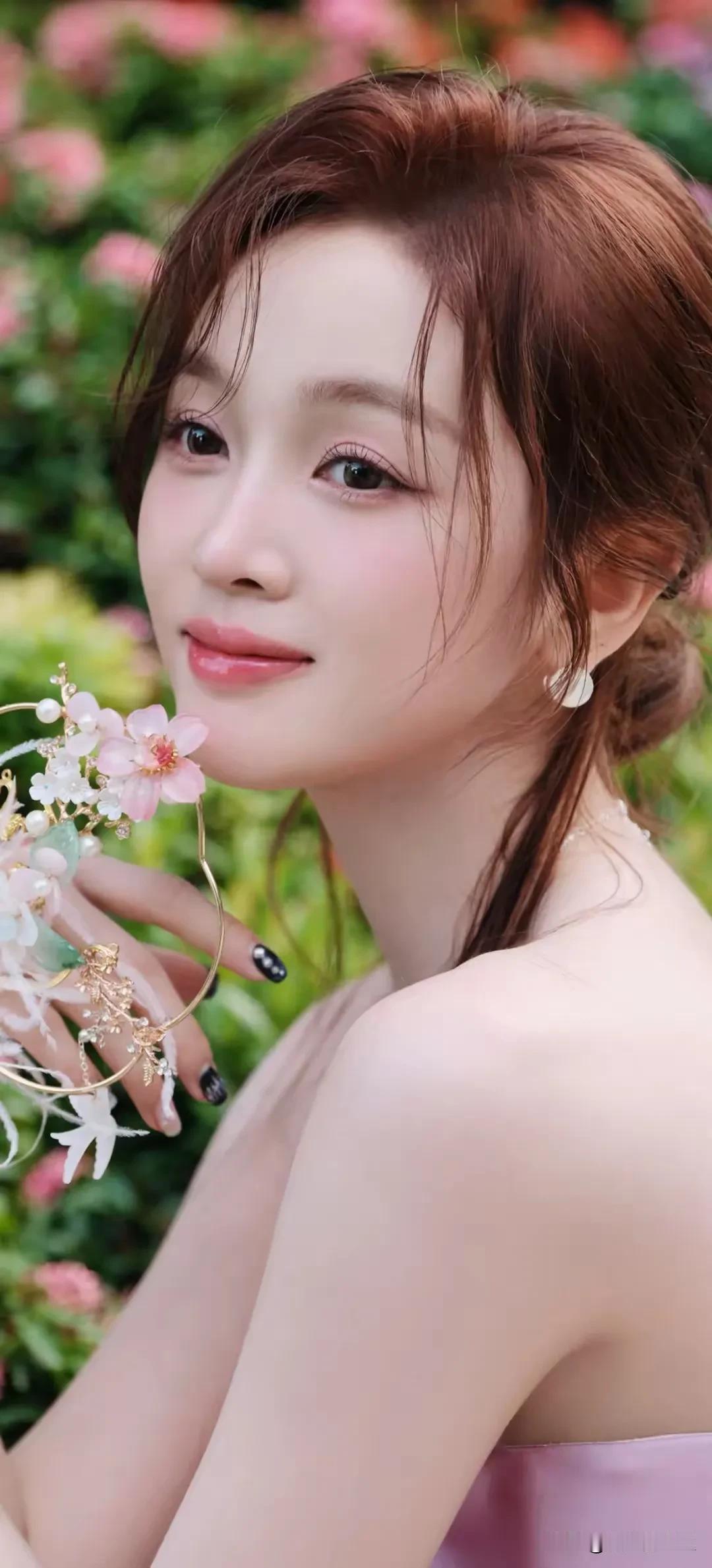 吴宣仪美图分享女神图来袭 虞书欣壁纸来了 虞书欣壁纸分享 美女明星照分享 女星美