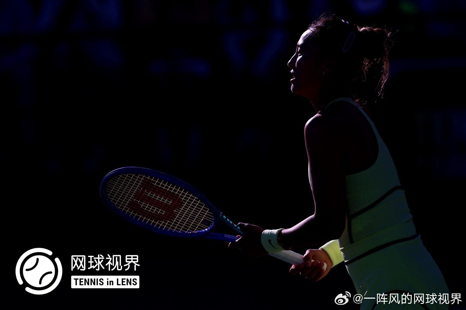 郑钦文比赛的时候国内正好是三八国际妇女节，采访的最后，她也向女性朋友送上了节日祝