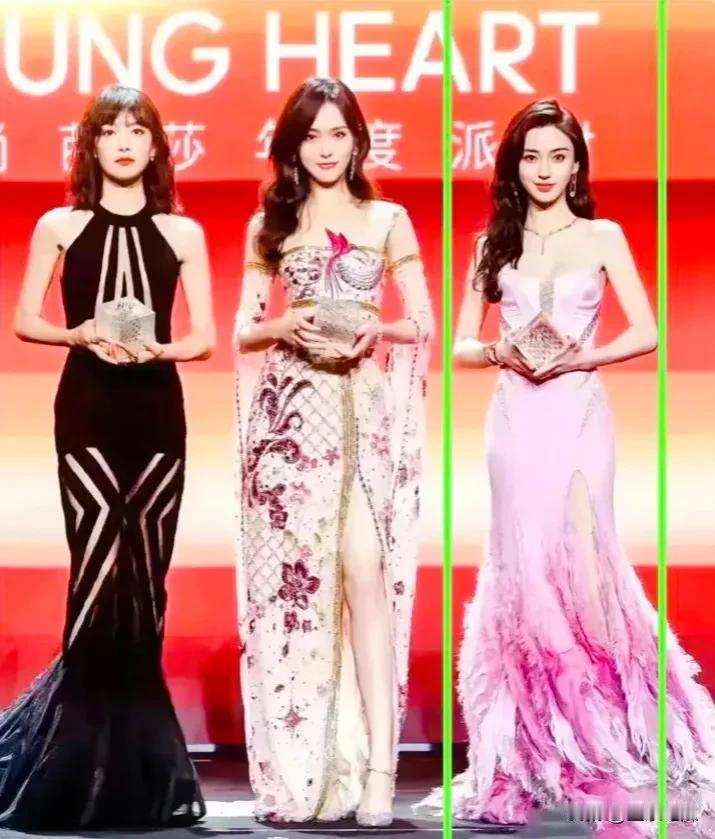 三美女同框，这次唐嫣竟然有点的输给杨颖了，唐嫣身材好，气质也棒，但她的五官没有杨