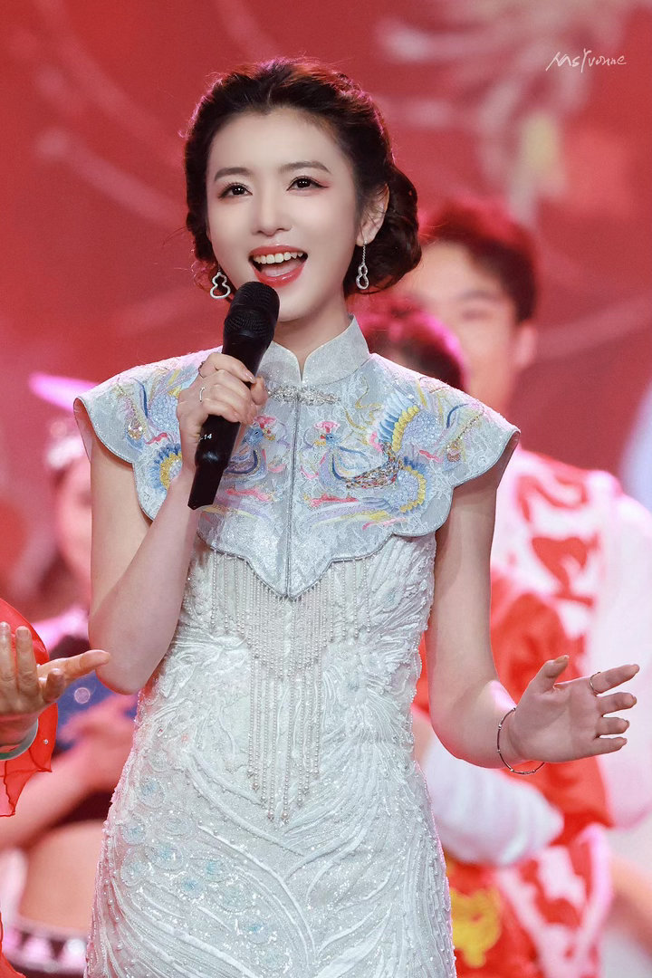 李云霄入围百花奖 燕子娘看起来是配角，但观众记住了她的台词、她的方言、她的镣铐戏