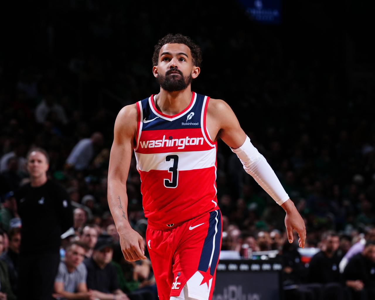 年薪超过 5300 万美元的 NBA 后卫：
🏀 卢卡·东契奇
🏀 凯德·坎