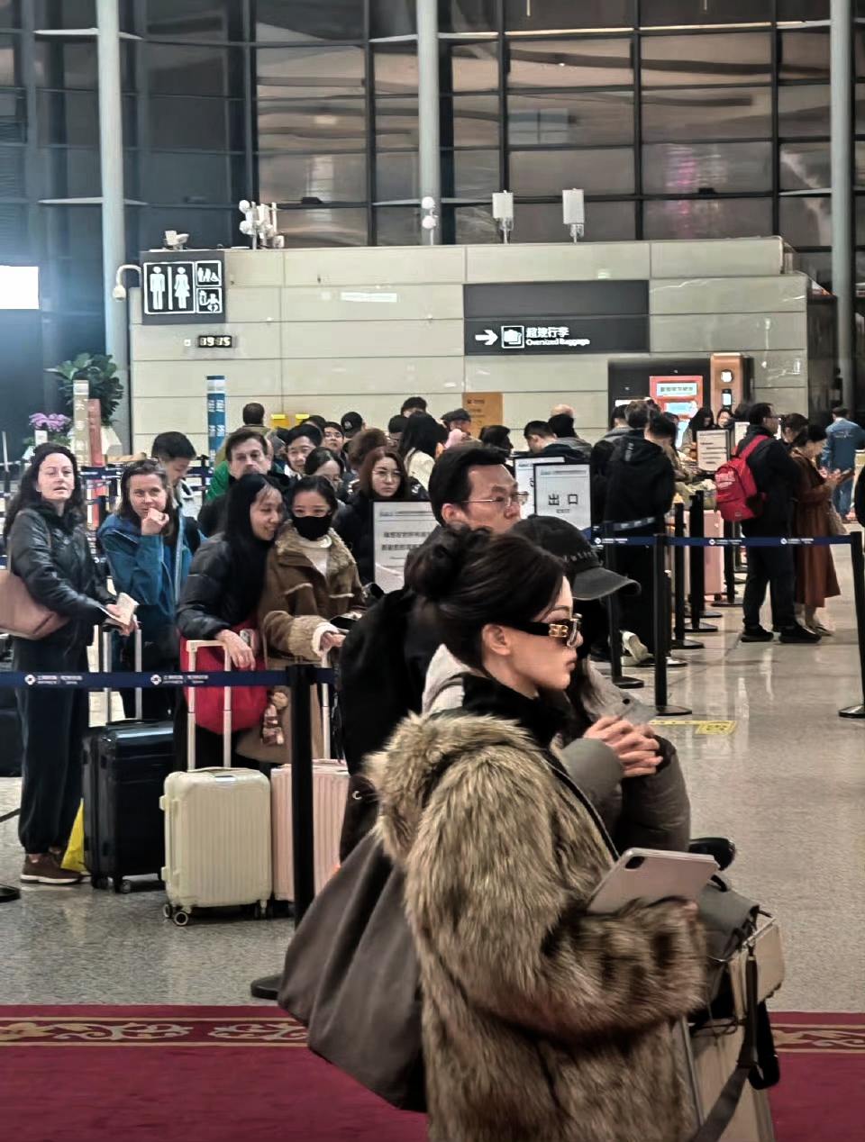 机场穿搭 杨超越