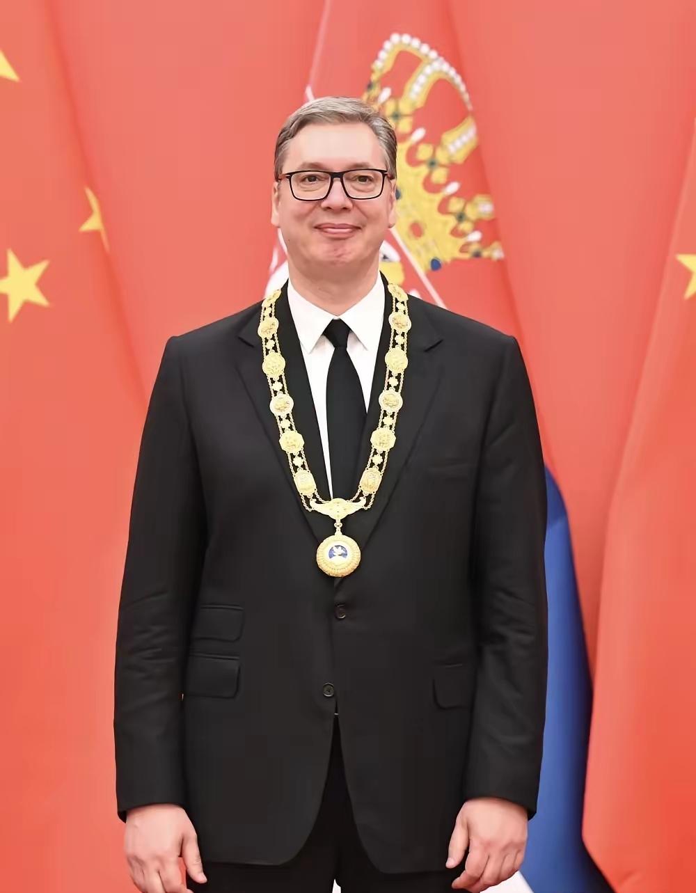 放心了，武契奇拿到了最强护身符！

5月25日，中国为老朋友武契奇颁发了中国对外