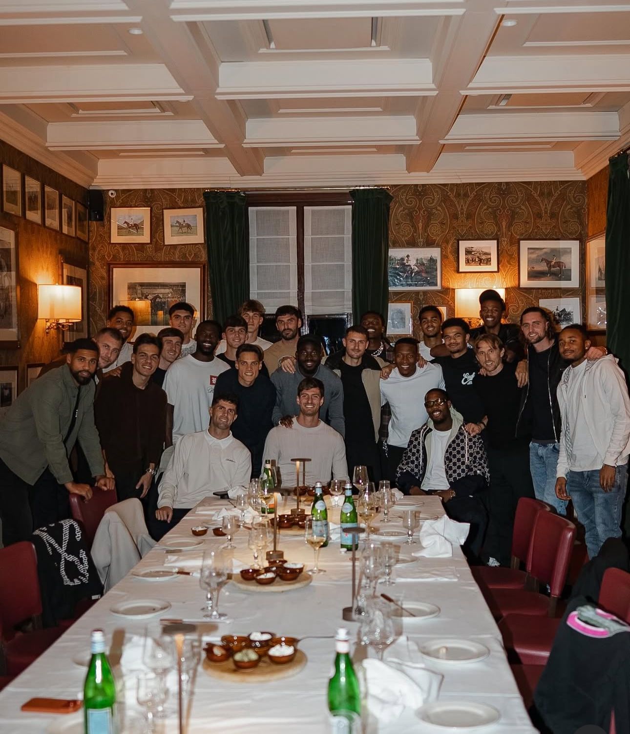 祝大家新年快乐❤️🖤AC米兰