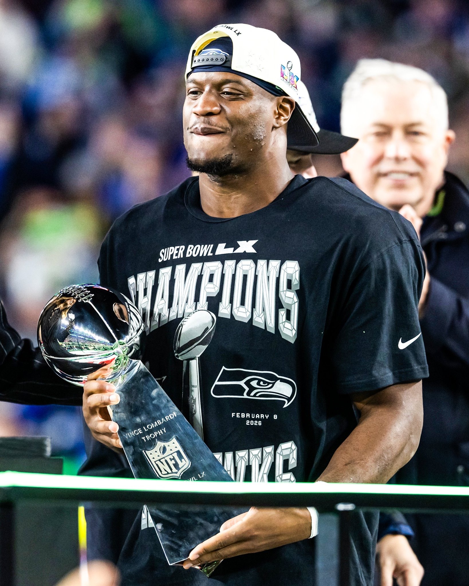 新科超级碗MVP去了酋长问题是，下赛季四分卫怎么办，还是韬光养晦就摆一年？ 