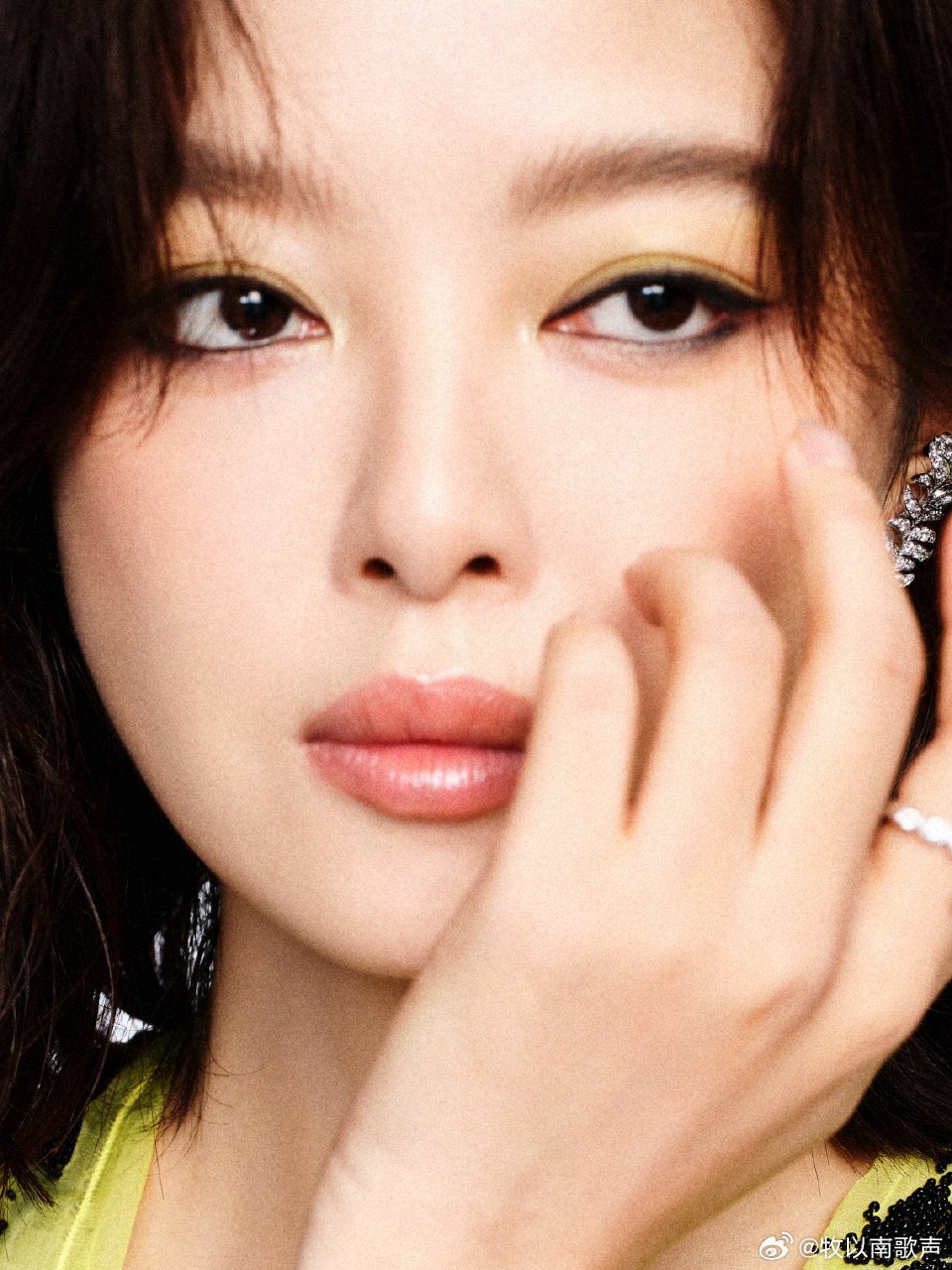 香奈儿好爱辛芷蕾辛芷蕾解锁香 奈儿2026春夏高定双造型，包揽开幕闭幕红毯，拿下