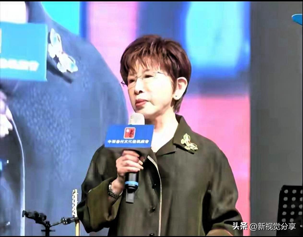 硬刚亲美派！洪秀柱当着韩国瑜的面力挺郑丽文，把一中说透了
 
3月28日，中国国