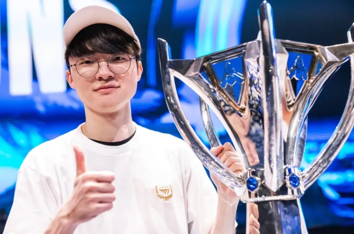 Faker：冠军皮肤发条，为了纪念四冠，说不定会给设计皮肤呢