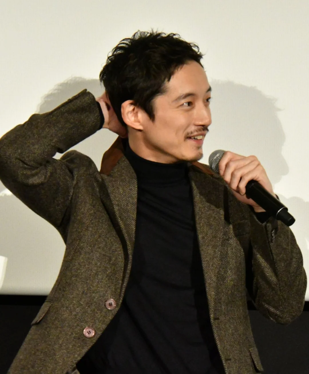 坂口健太郎今日份活动图。