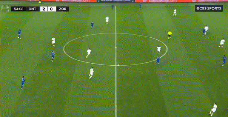 你相信防守球员的防守吗？[what]或许欧协联的球队就这水平？[笑哭]中国足球联