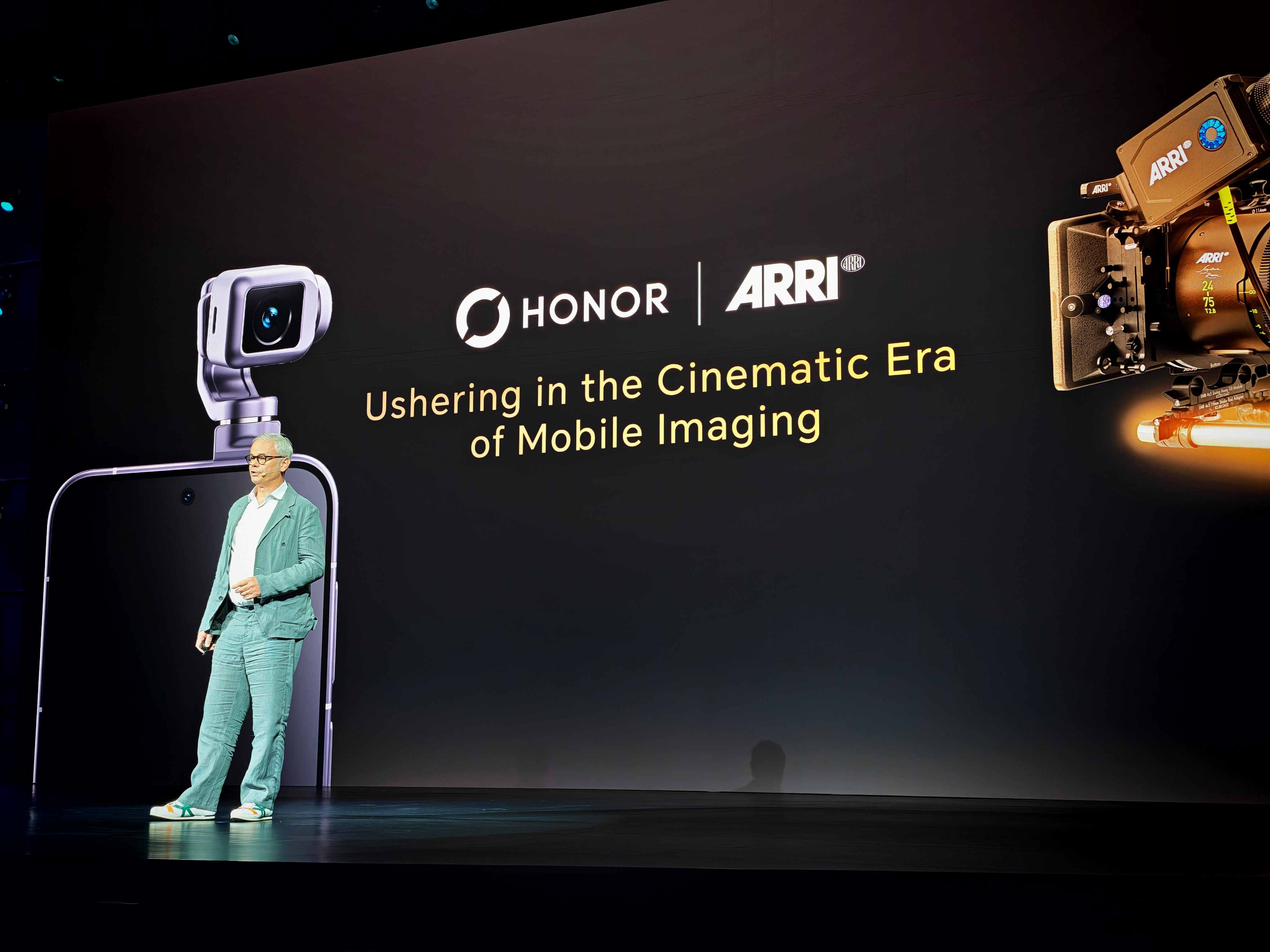 Robot Phone这是阿莱色彩科学全面加持啊。