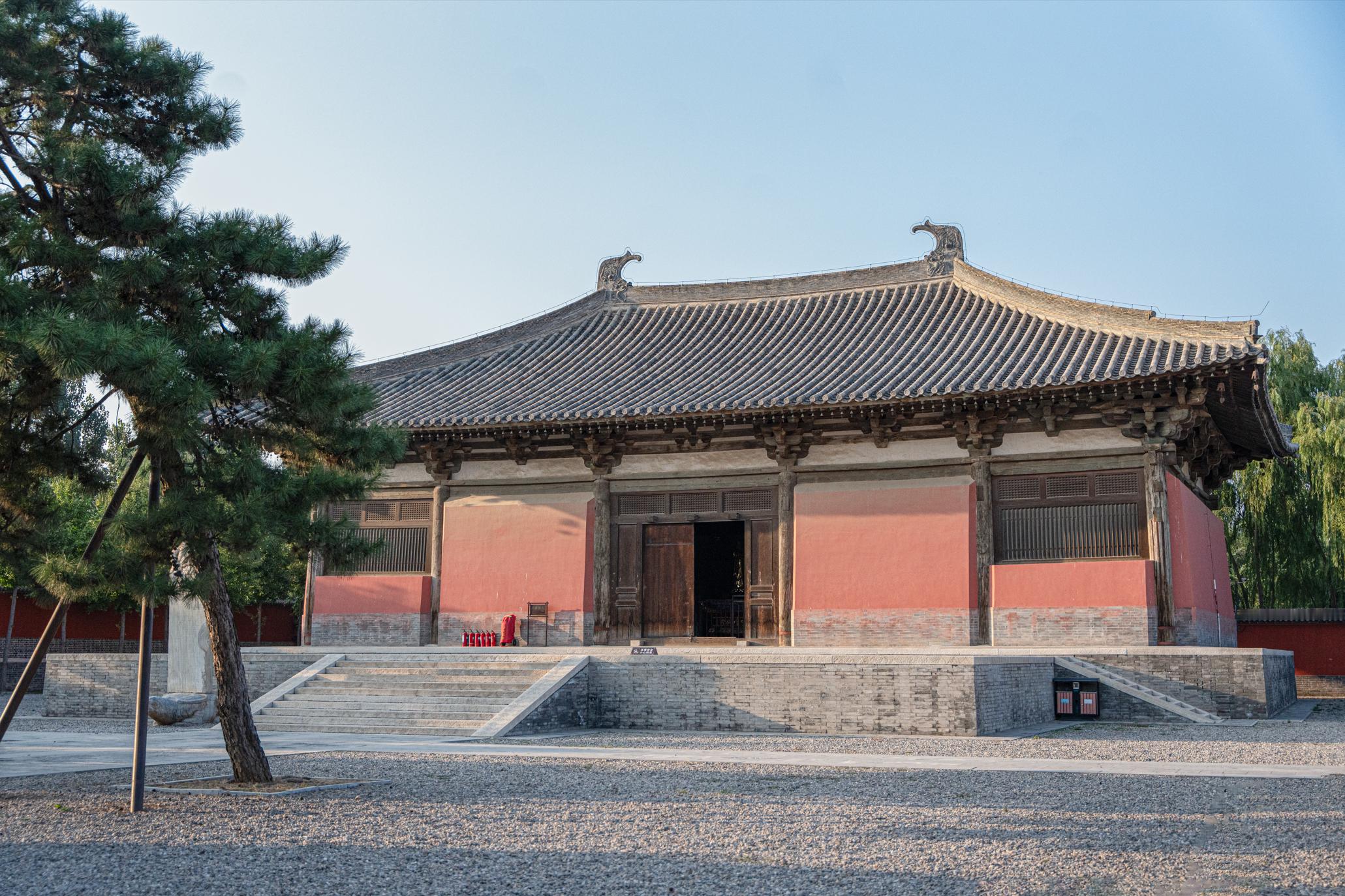 新城开善寺大殿，翩然唐风，柱高、开间、举折等等比其他辽构（如涞源阁院寺、华严寺薄