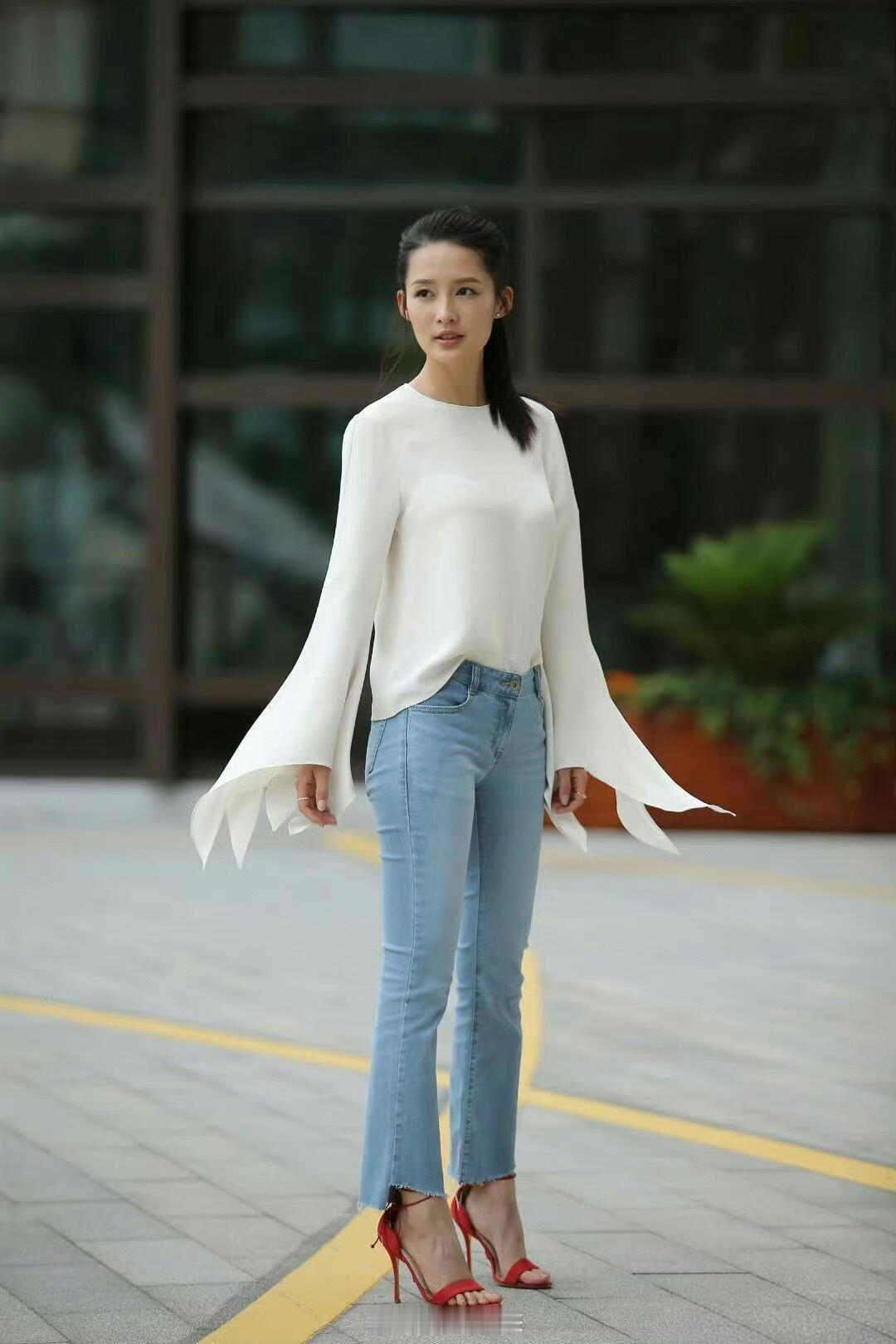 李沁不化妆都好美 ​​​