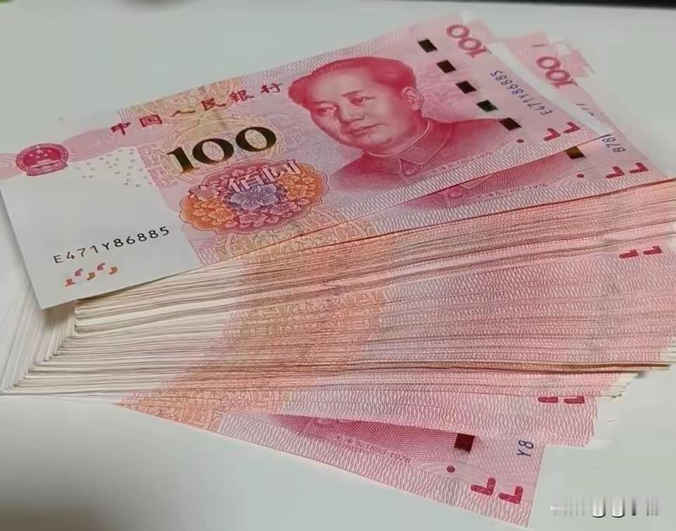 今天发了5000工资
先把信用卡7月份该还的562.35存上
剩下的计划着怎么花