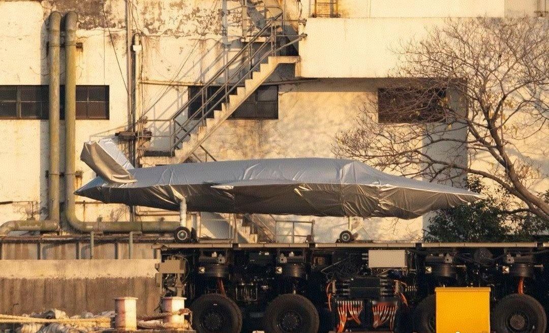 中美三军通用隐形战术无人机每天认识一件兵器 
我们前面详细说了XQ58A相关性能