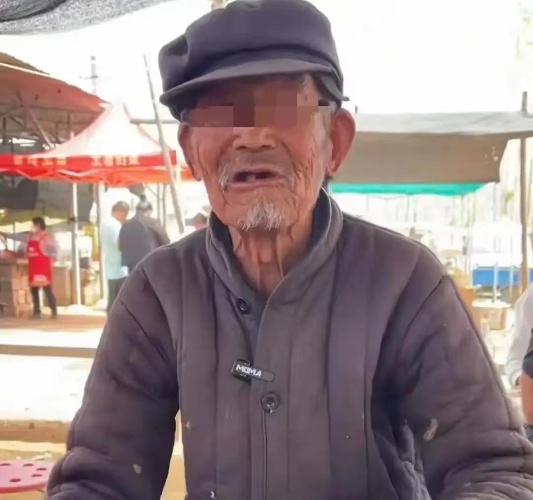 养恩大于生恩！山东老人投奔继女，女儿的选择震撼全网
 
山东一个老人，病到干不动