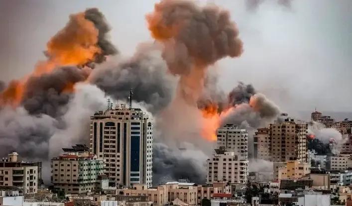 伊朗这两天对美国在巴林、科威特、阿联酋和阿曼的多个美军基地的后勤仓库发动了一轮密