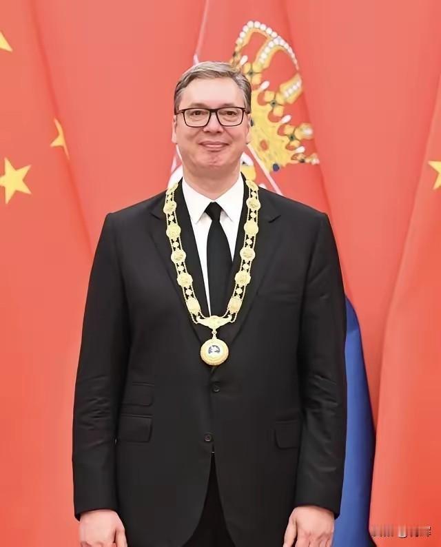 武契奇获得中国勋章一个月后突然公开表态:要努力加入欧盟
5月25号，当时正在我国