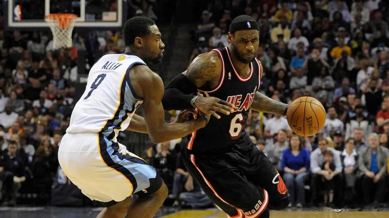 詹姆斯被高估了

前NBA球员托尼-阿伦认为热火时期的詹姆斯在防守端被高估，他说