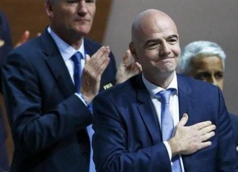 国际足联主席配私人飞机被批不环保从揭幕战到小组赛关键场次，因凡蒂诺10天内完成了