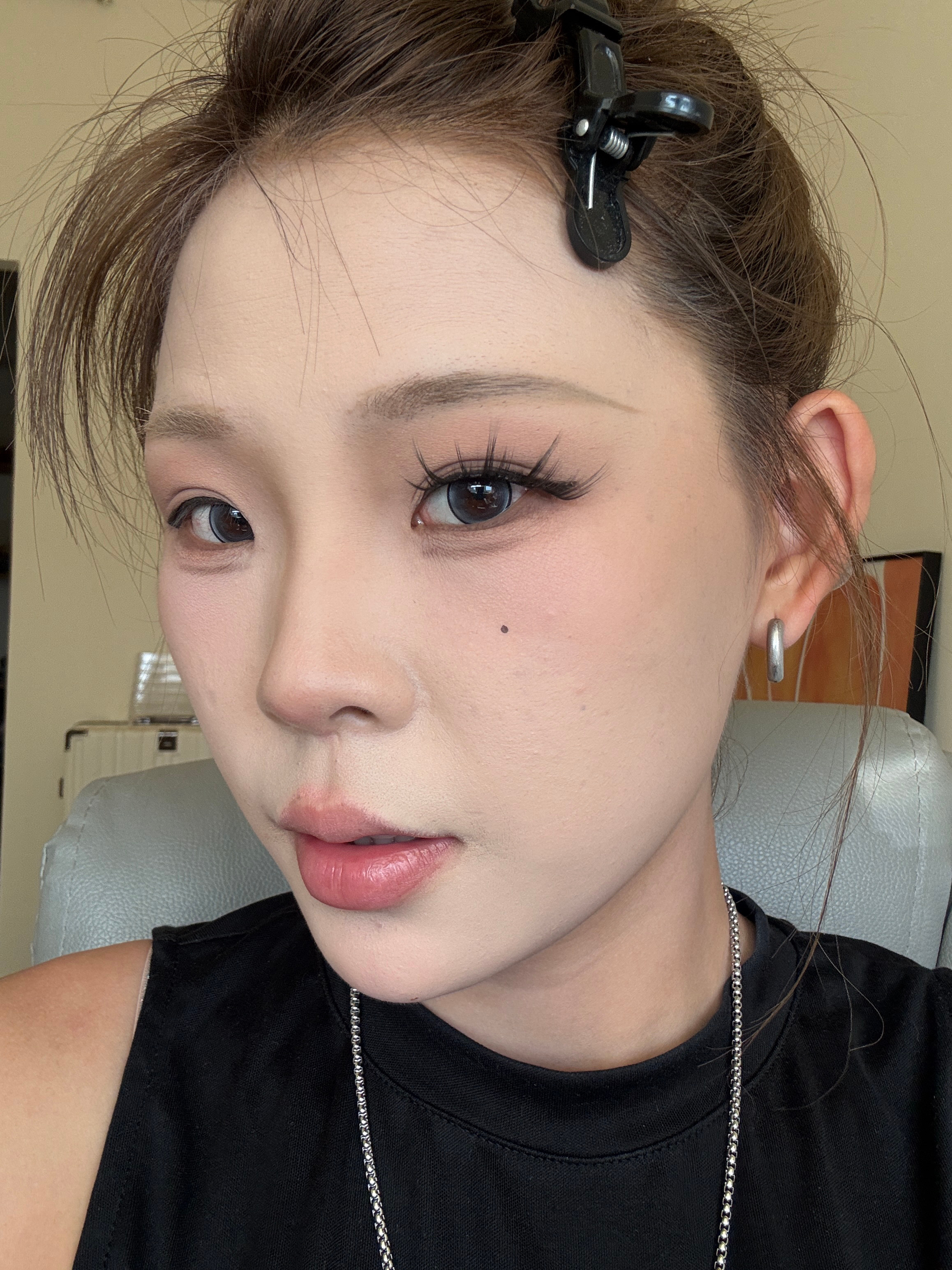 我变成蜘蛛精了竟然买了16 MM睫毛哈哈哈哈 