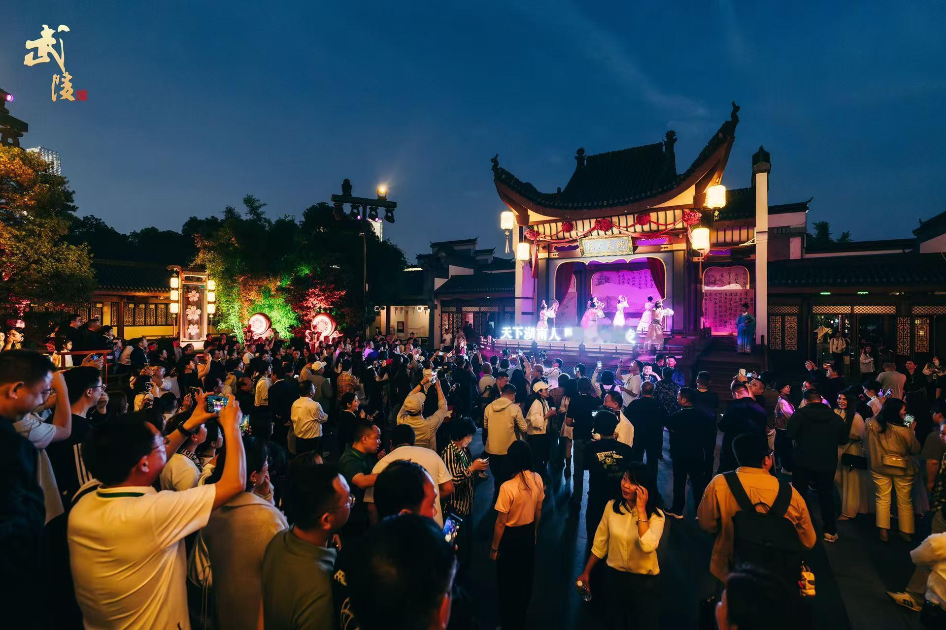 橘子洲偶遇武陵酒香【长沙的浪漫是江风配武陵佳酿】5月9日，第四届湖南中国名酒节暨