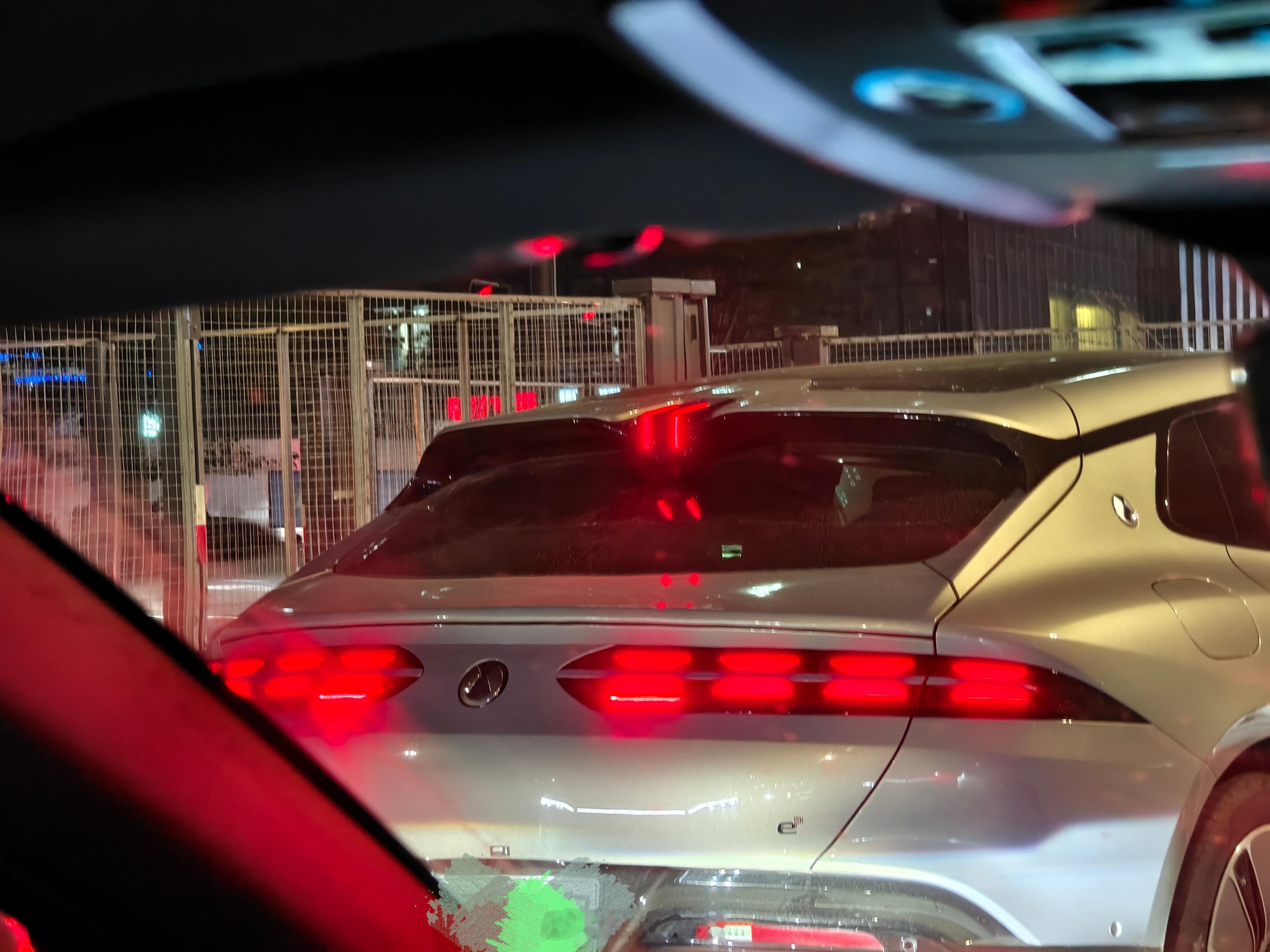 看看抓拍到了谁[喵喵] 