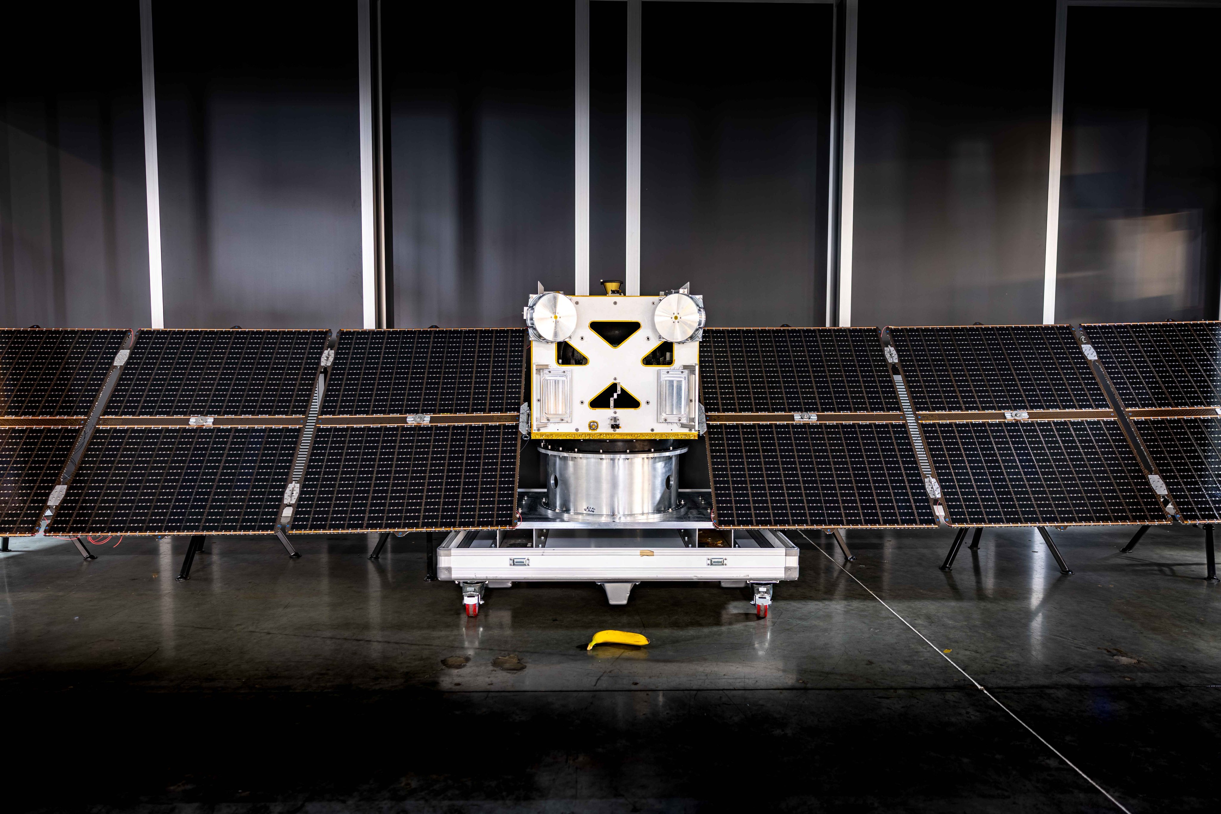 【AstroForge公司完成DeepSpace-2探测器总装并计划于2026年