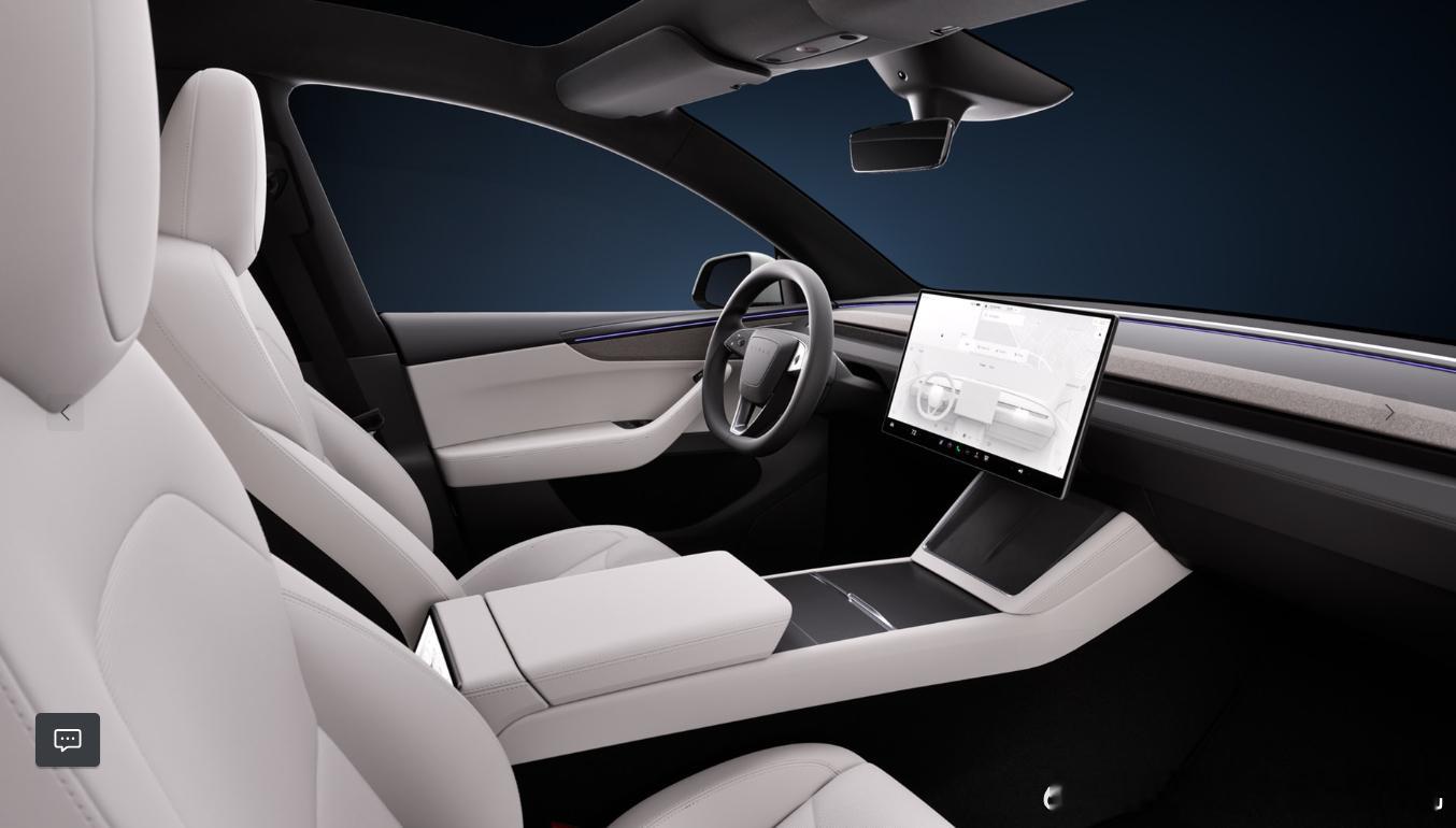 特斯拉Modle Y进行了一下小升级，小到什么程度呢？只是把车标换成了黑色。然后