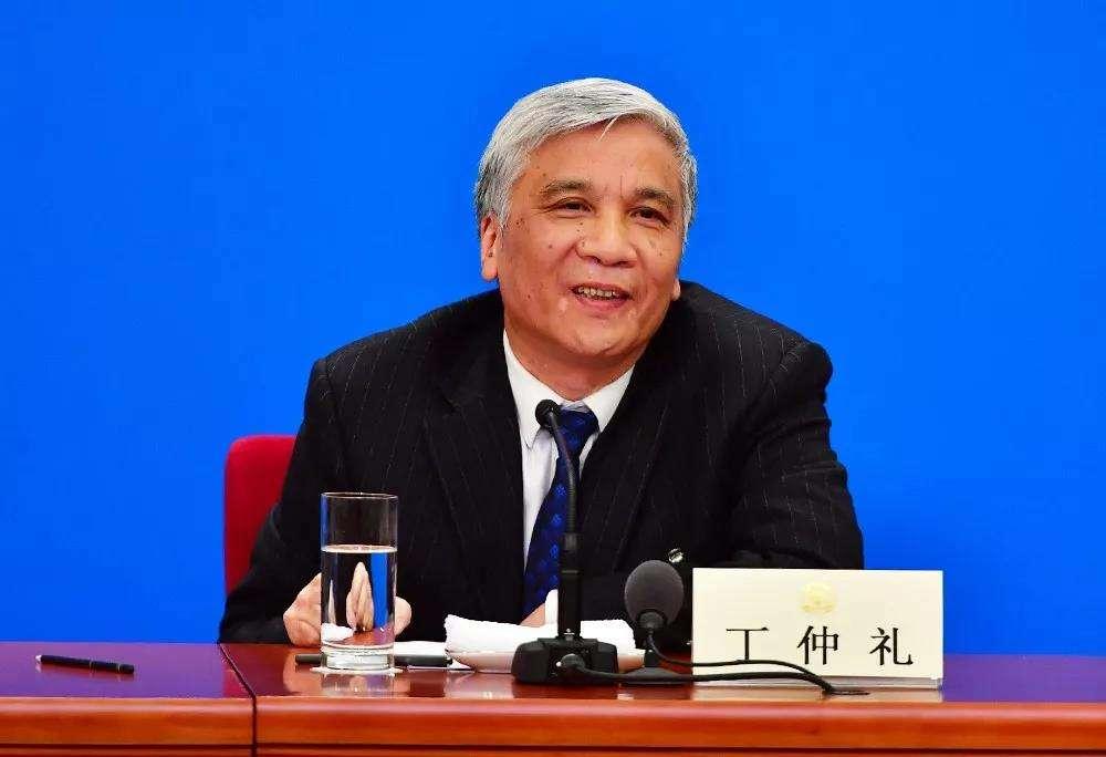 中科院院士，中科院副院长一句话问懵柴静：中国人是不是人？
最近在美国对中国制裁的