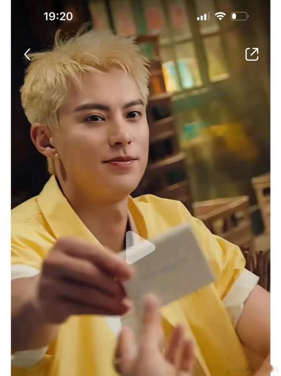 王鹤棣什么时候胖成这样了？脸和脖子都连到一起了 ​​​