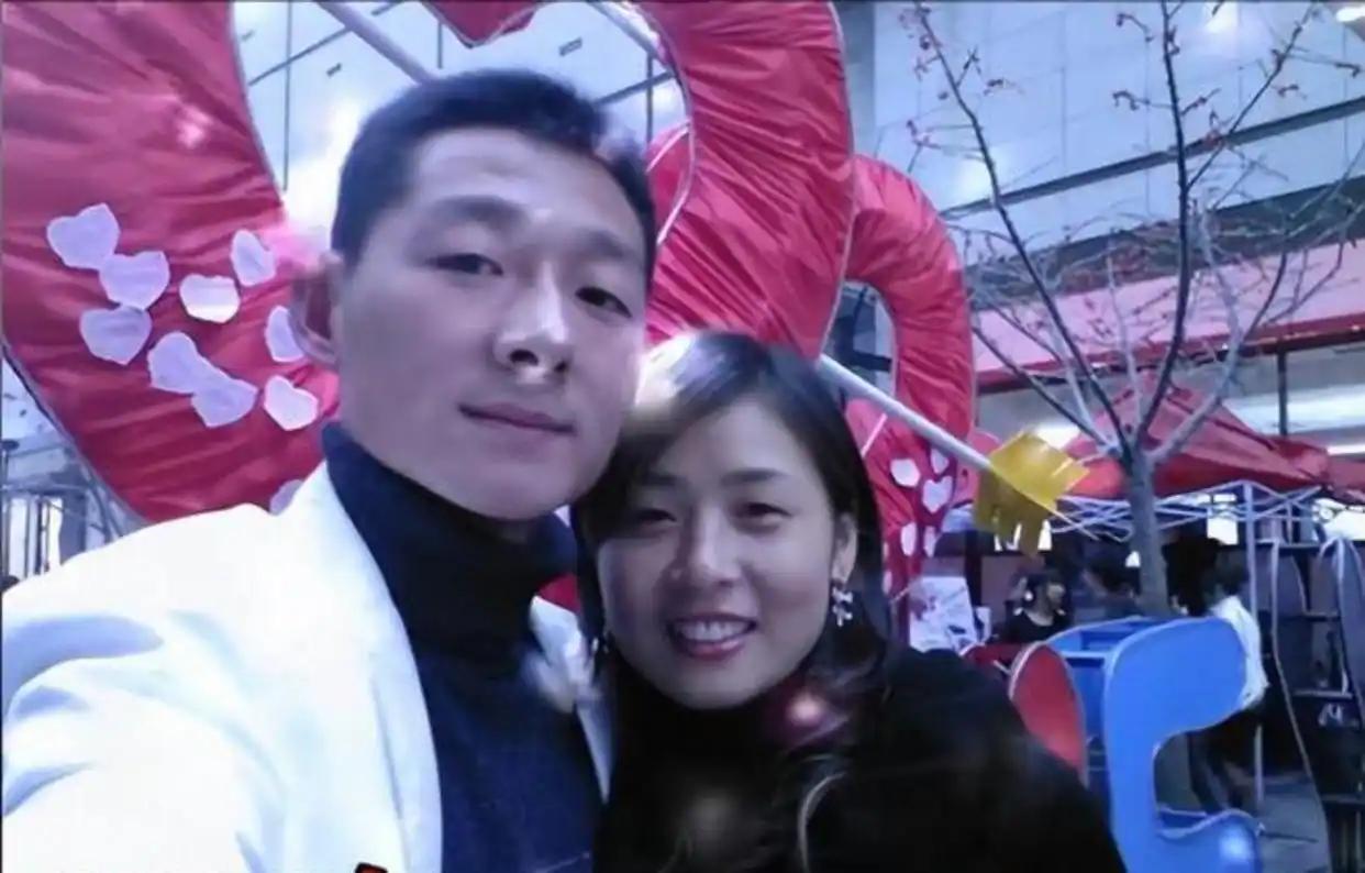 2010年，驻金华某部士官陆磊的未婚妻来部队探亲，两人外出时被一辆醉驾农用车撞飞