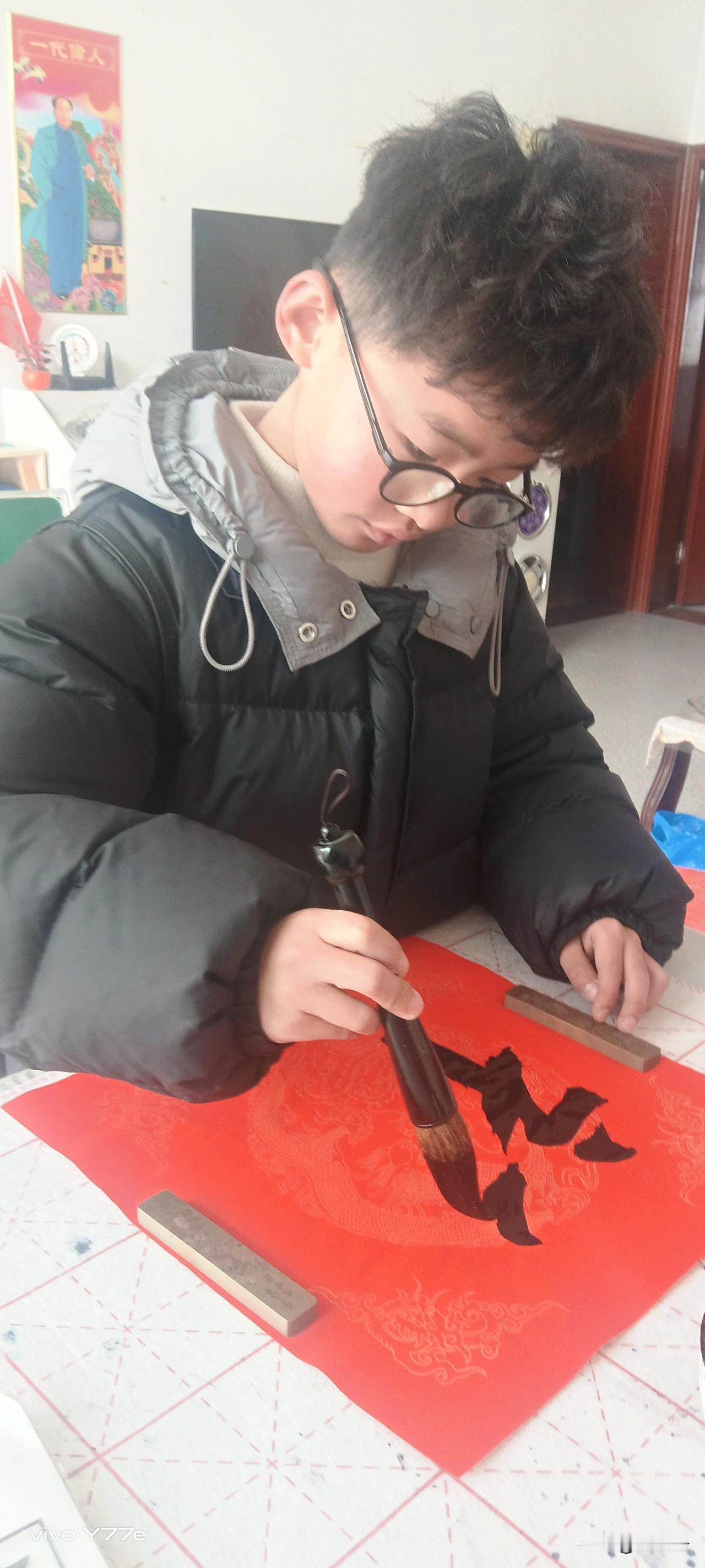 开学第一天，就接到了老师的电话，心里正纳闷呢？难道孩子第一天上学就犯错了，赶紧接