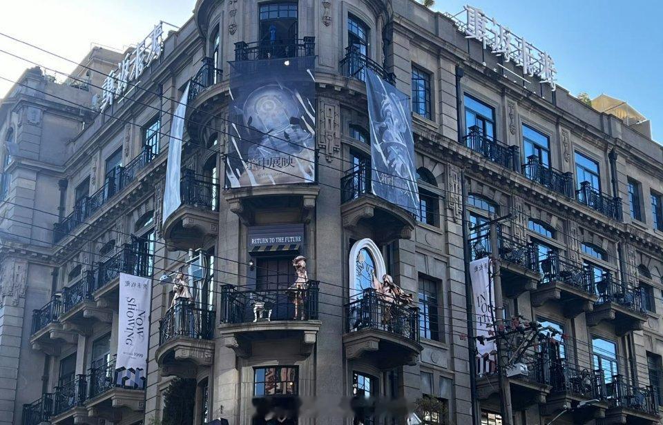 #上海街头惊现小提琴快闪#上海果然很浪漫，我也想去看看！现场看到的感觉肯定也是不