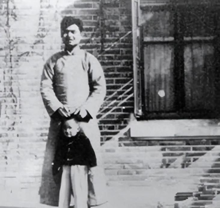1984年，朱自清的长子朱迈先，被枪决33年后，湖南法院复查时，发现错判了，随即