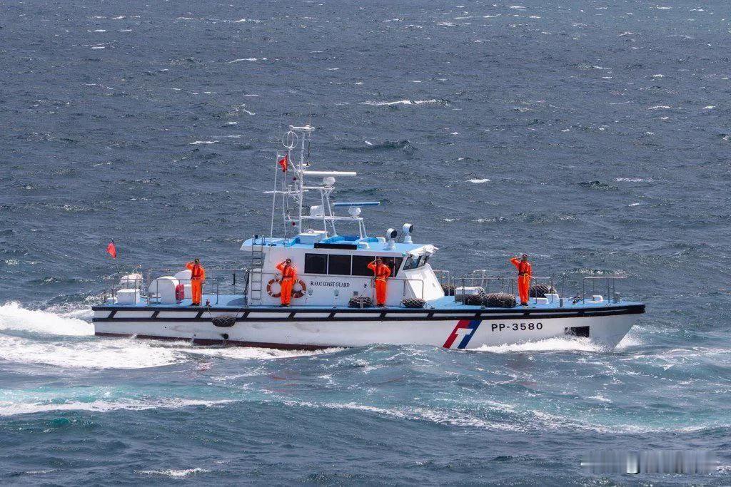 突发新闻
台军一架战机在新竹外海坠毁
来自台防务部门消息，一架隶属台军方的幻影2