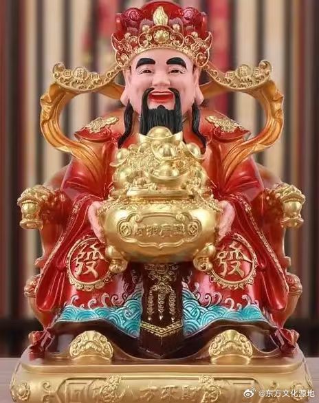 财神爷摆放需严格区分文武，核心原则是文财神面朝屋内，武财神面朝大门 。位置与靠山