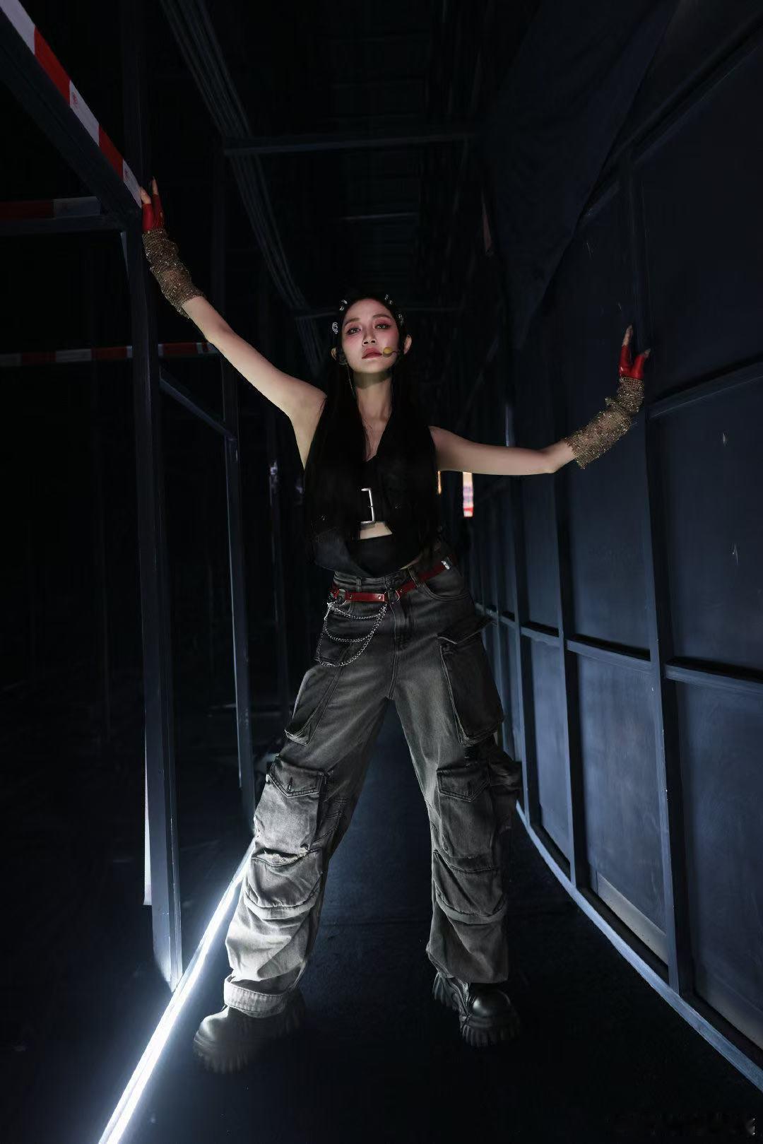 万千惠把一公舞台看包浆了乘风2026感受万千惠满满的诚意！享受舞台累并快乐，一公